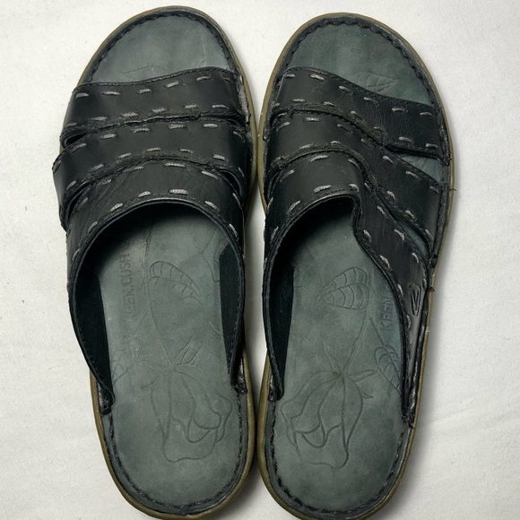 Keen Open Toe Slide Black Leather Sandals - Picture 9 of 10